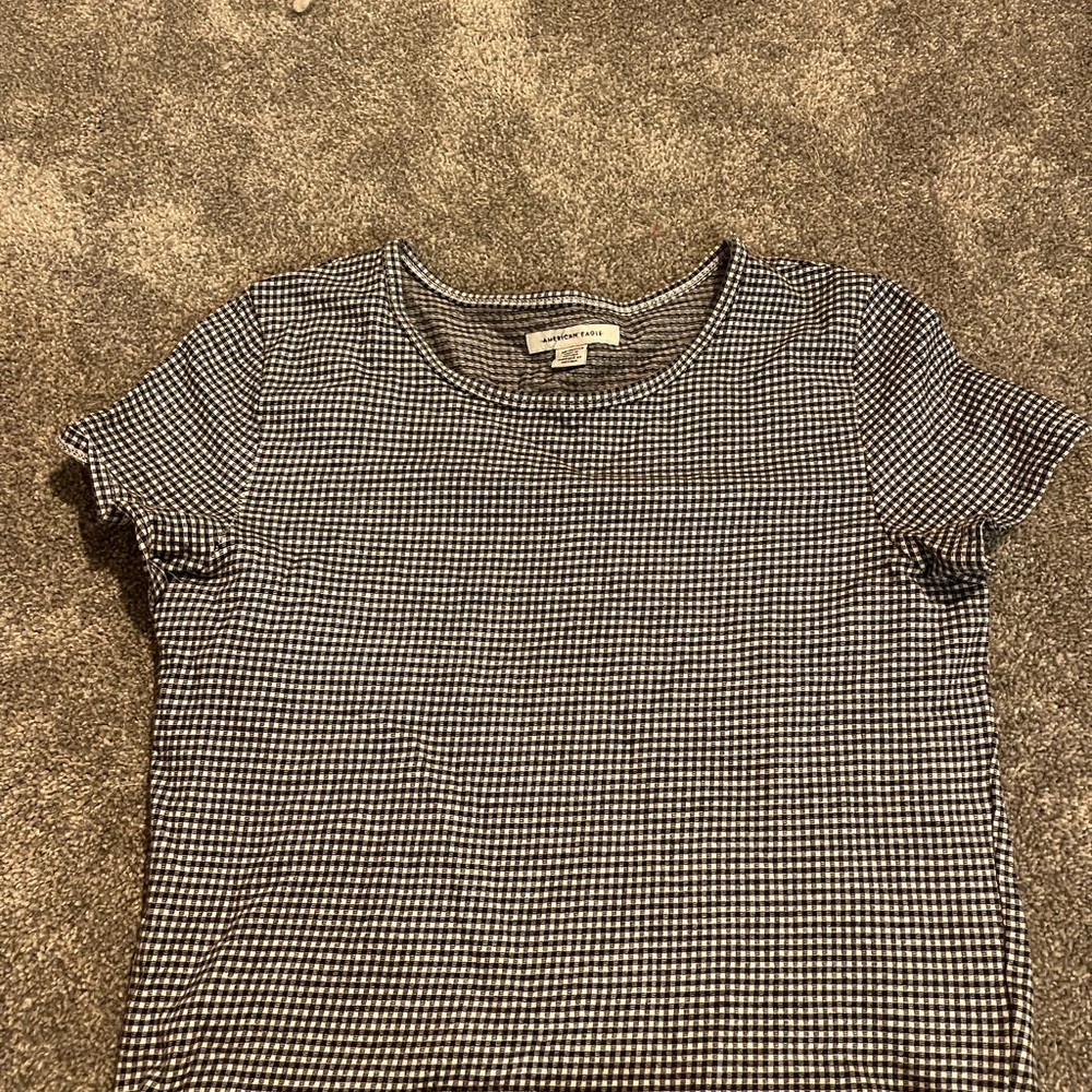 american eagle cropped shirt
